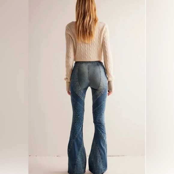 Free People We The Free Mermaid Mid-Rise Flare Jean in the Low Tide wash - Picture 2 of 8